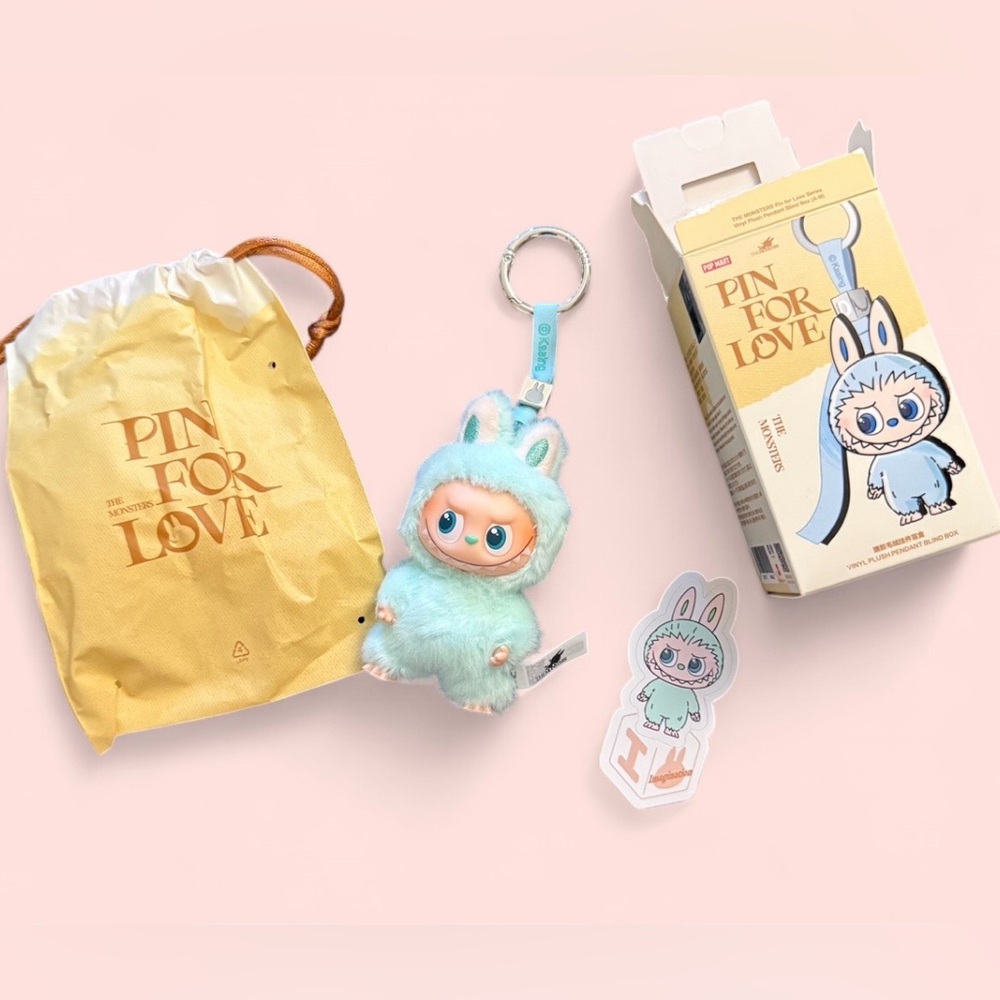 Pop mart Pin for love